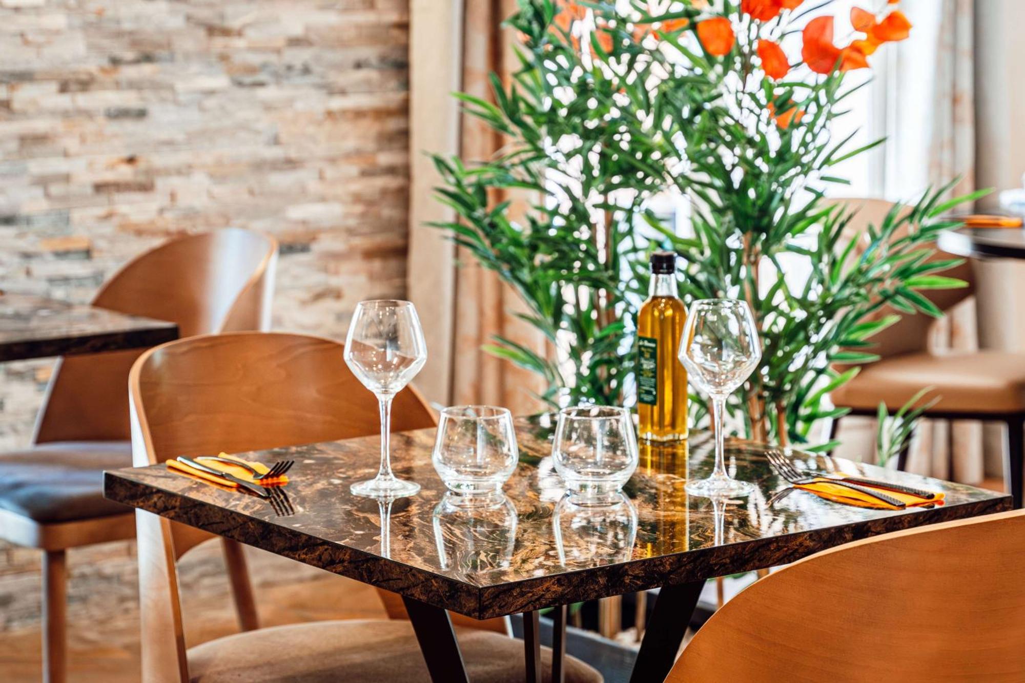 Western L'orangerie 4*